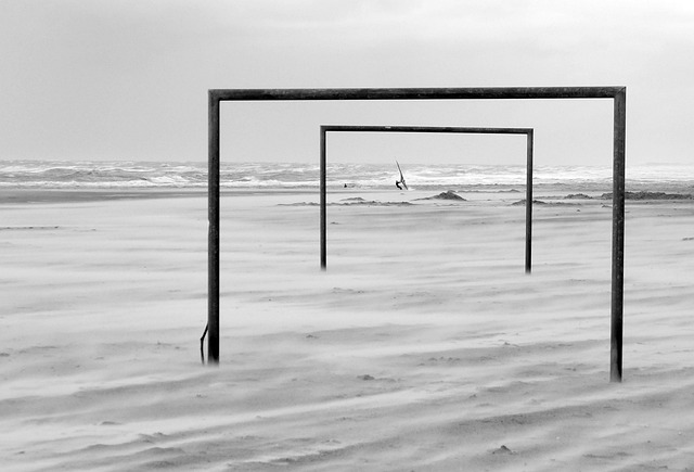 仅仅是防守 仅仅是防守